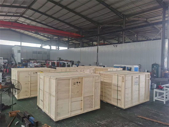 How do you pack bulk orders of electrical busbar processing units