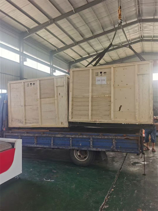 Safe loading methods for heavy busbar bending and cutting machines