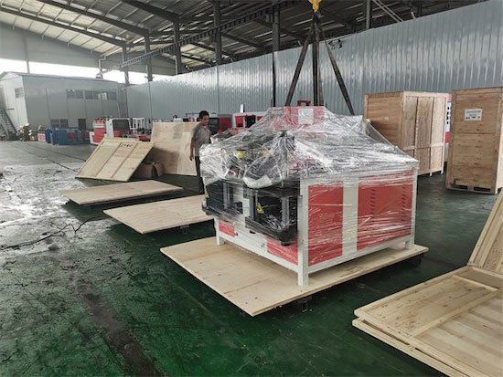 How to prevent impact damage when lifting busbar machinery crates